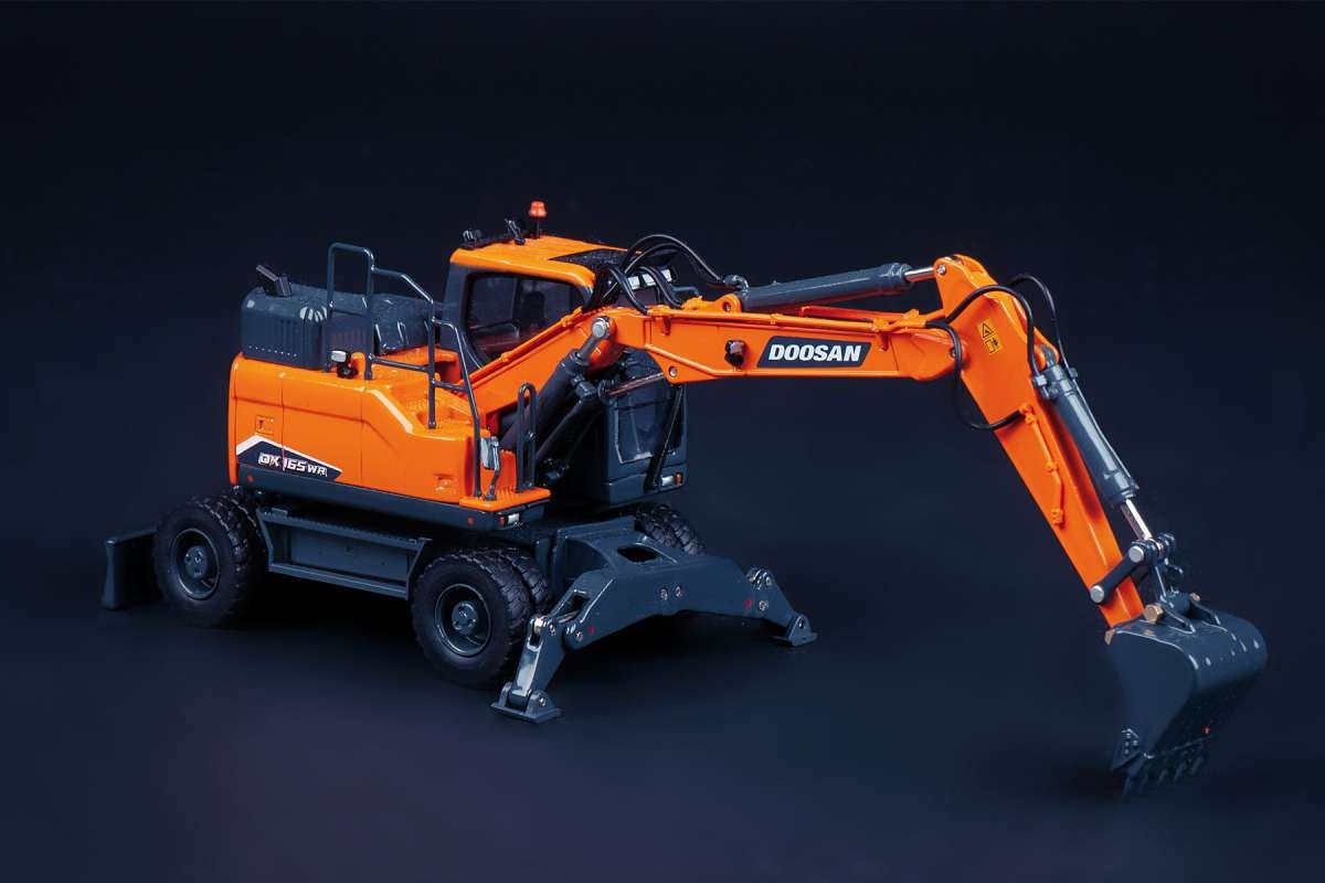 DOOSAN DX165WR-7