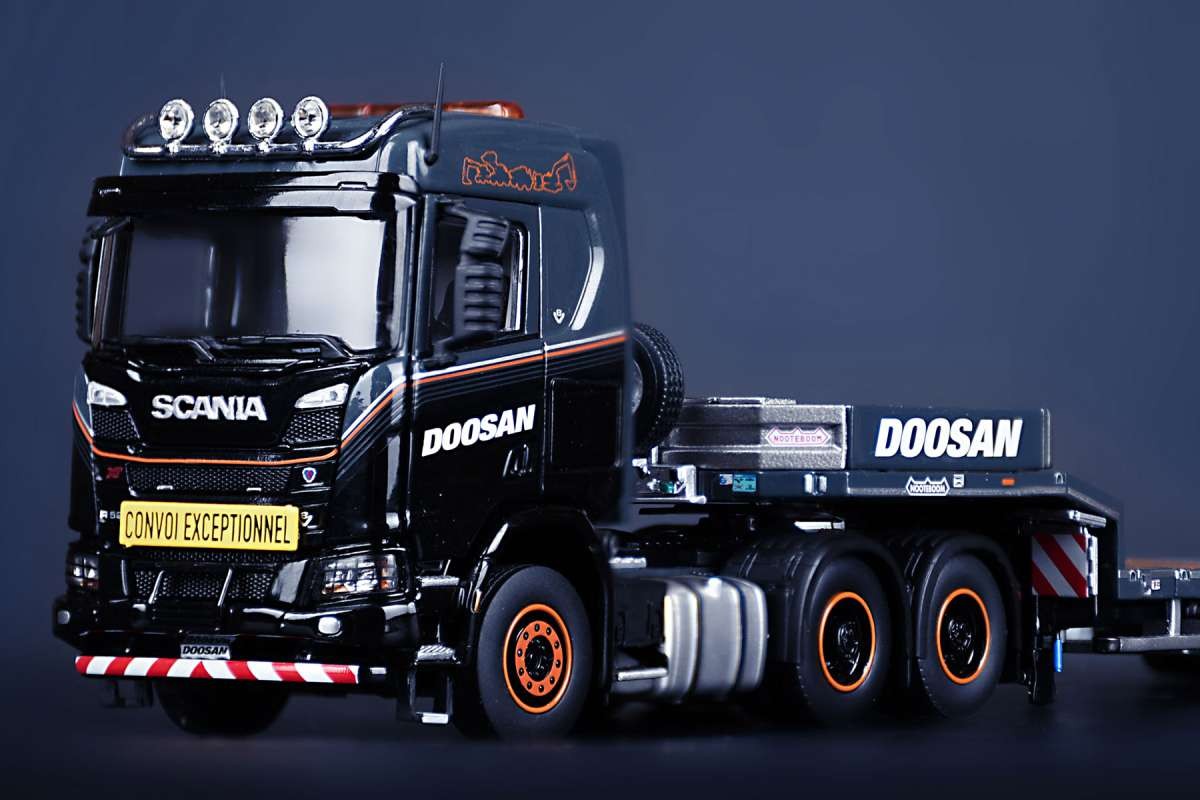 DOOSAN  SCANIA XT 6X4