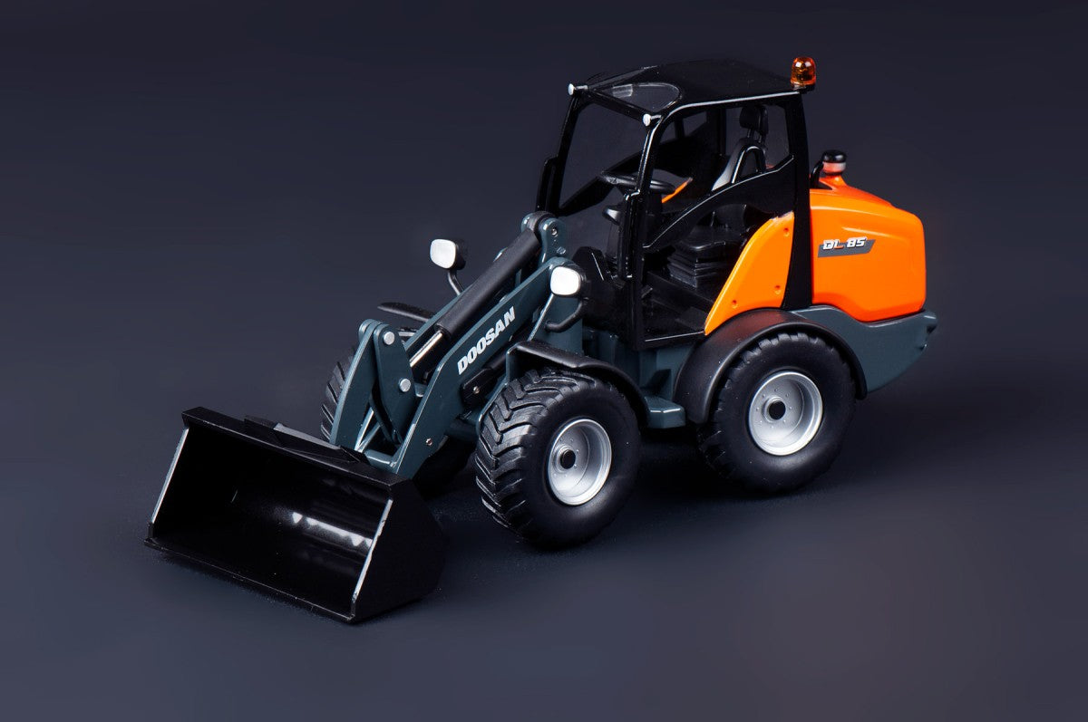 DOOSAN DL85
