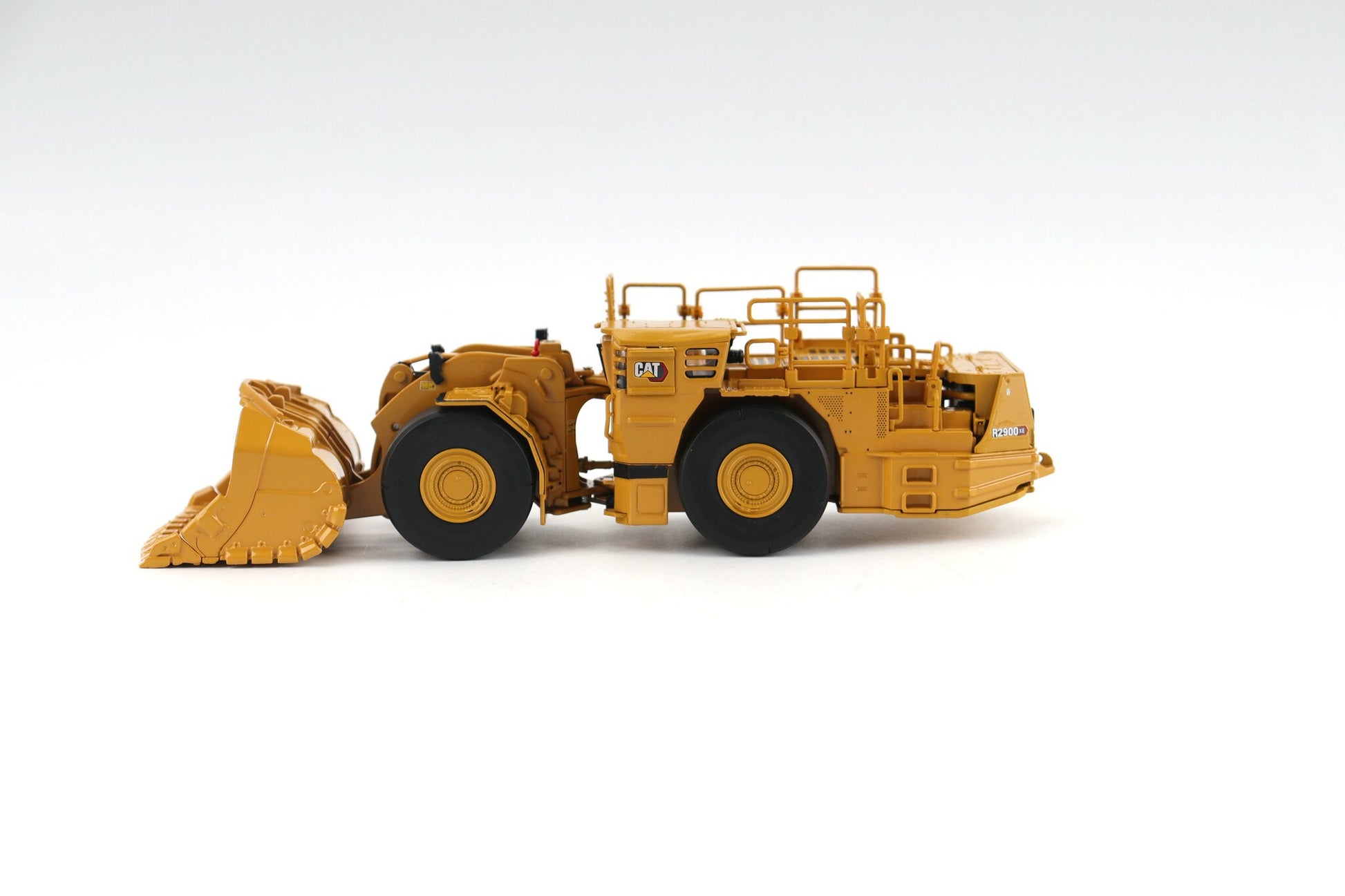 CATERPILLAR R2900XE