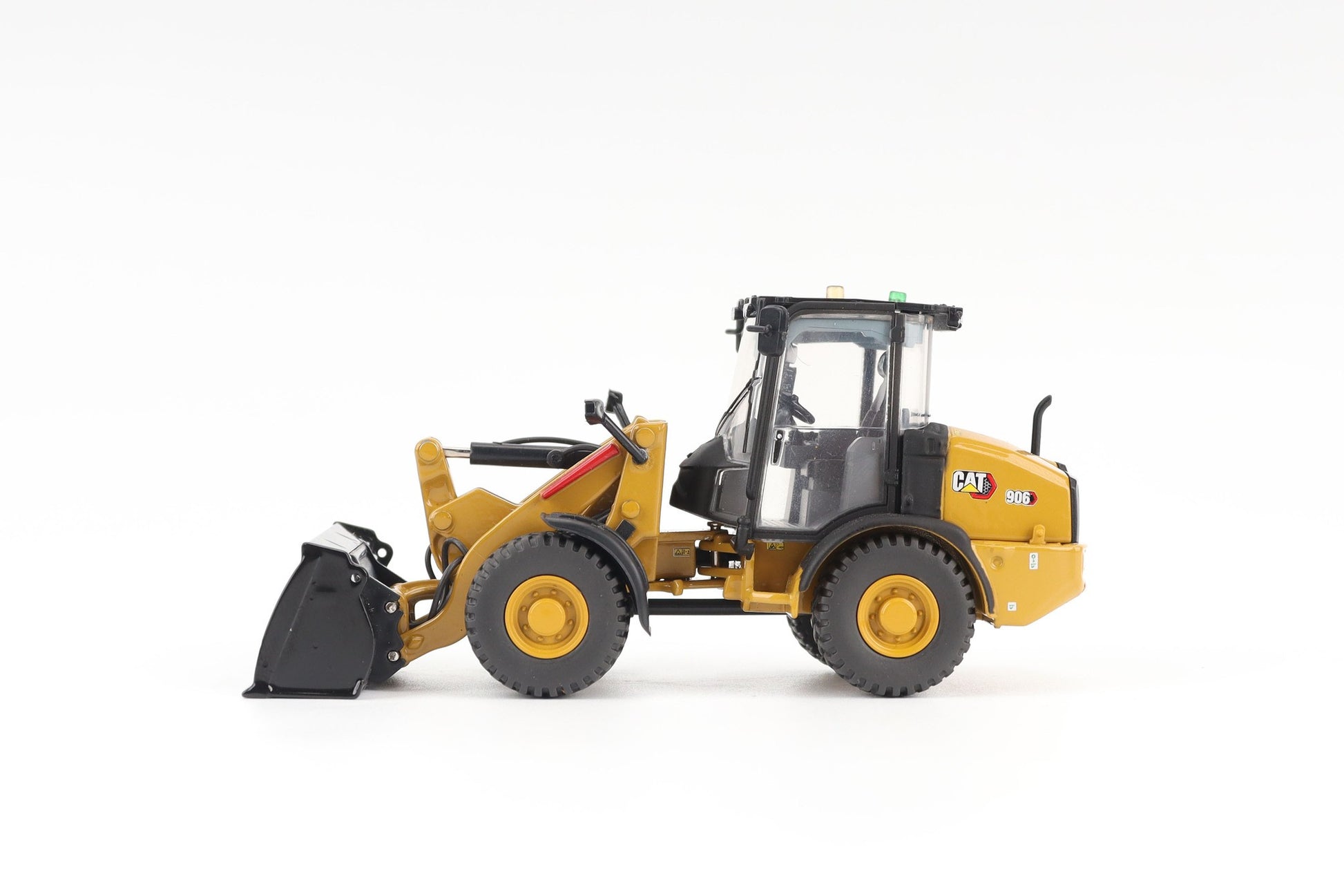 CATERPILLAR 906 COMPACT