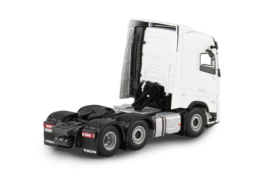 VOLVO FH AERO GLOBETROTTER 6X2 TWINSTEER